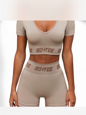 Bo+Tee Women's Seamless Crop top Taupe